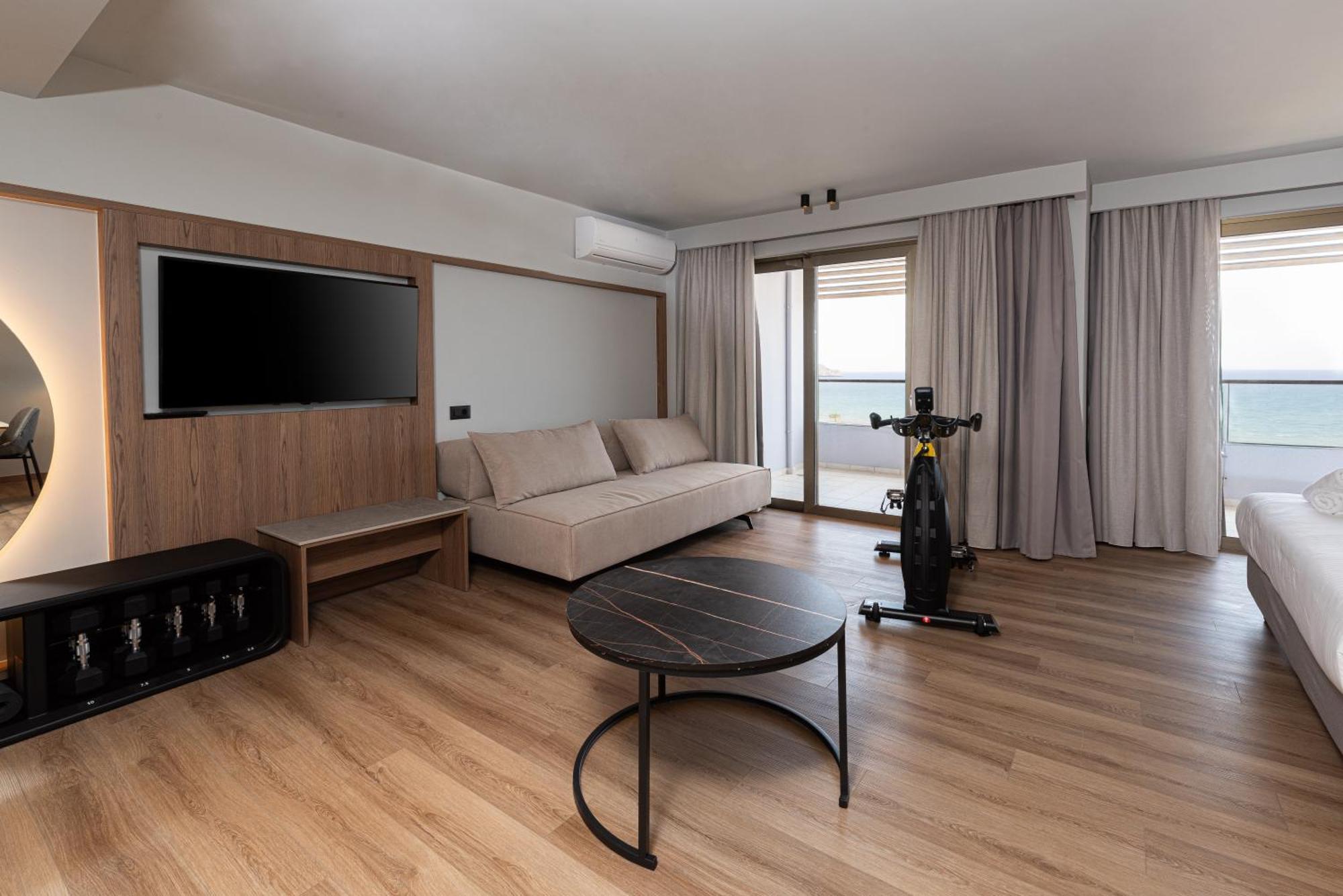 Aparthotel Iolida By Smile 4*